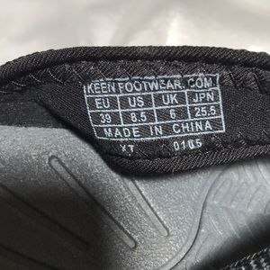 Keen flip flops